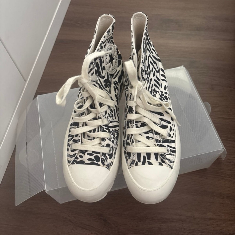 Lugged high top converse